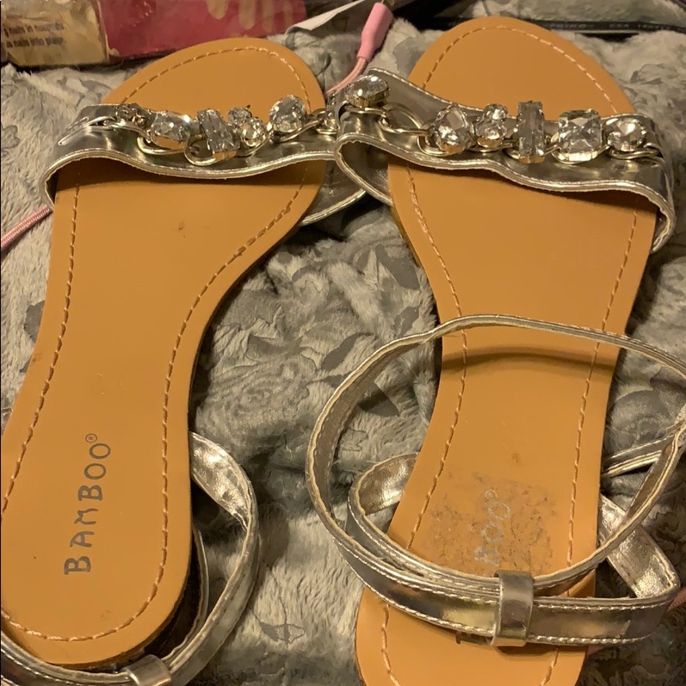 Sandles